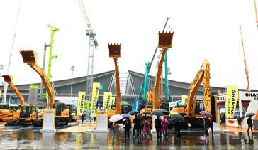 綠色智造，引領(lǐng)“芯”未來 | 山推挖掘機多款頂級裝備亮相2021年長沙國際工程機械展